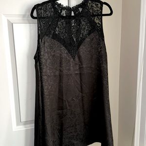 Lulu’s black lace silk dress